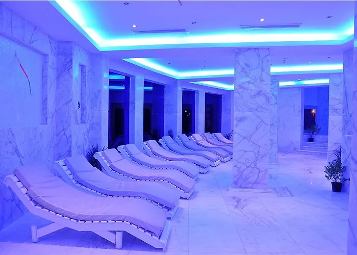 Blend Club Aqua Szálloda Gurdaka